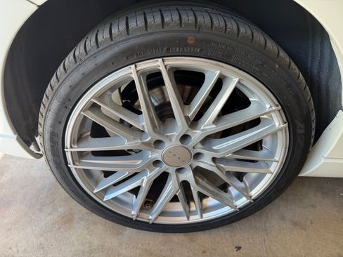Used 2005 Chrysler Crossfire Limited RWD image 5