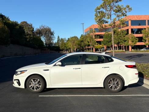 Used 2020 Kia Optima LX image 1