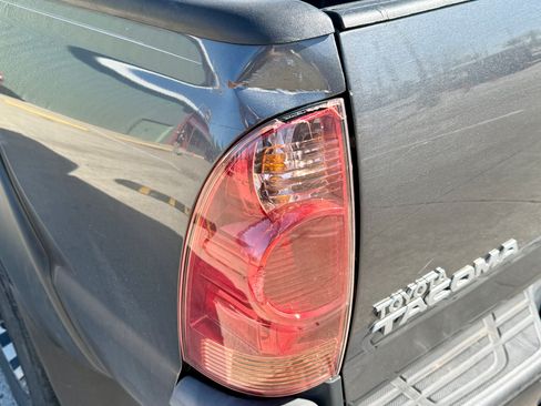 Used 2014 Toyota Tacoma PreRunner w/ Convenience Package image 9