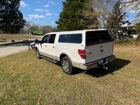 Used 2010 Ford F150 Lariat image 4