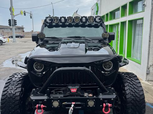 Used 2018 Jeep Wrangler Unlimited Sport S AWD/4WD image 5