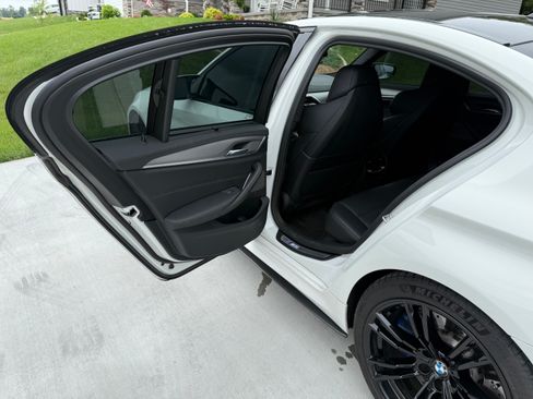 Used 2020 BMW M5 w/ Executive Package image 23