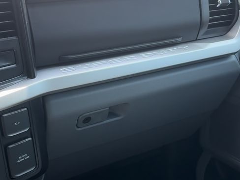 Used 2024 Ford F250 XLT w/ FX4 Off-Road Package image 5