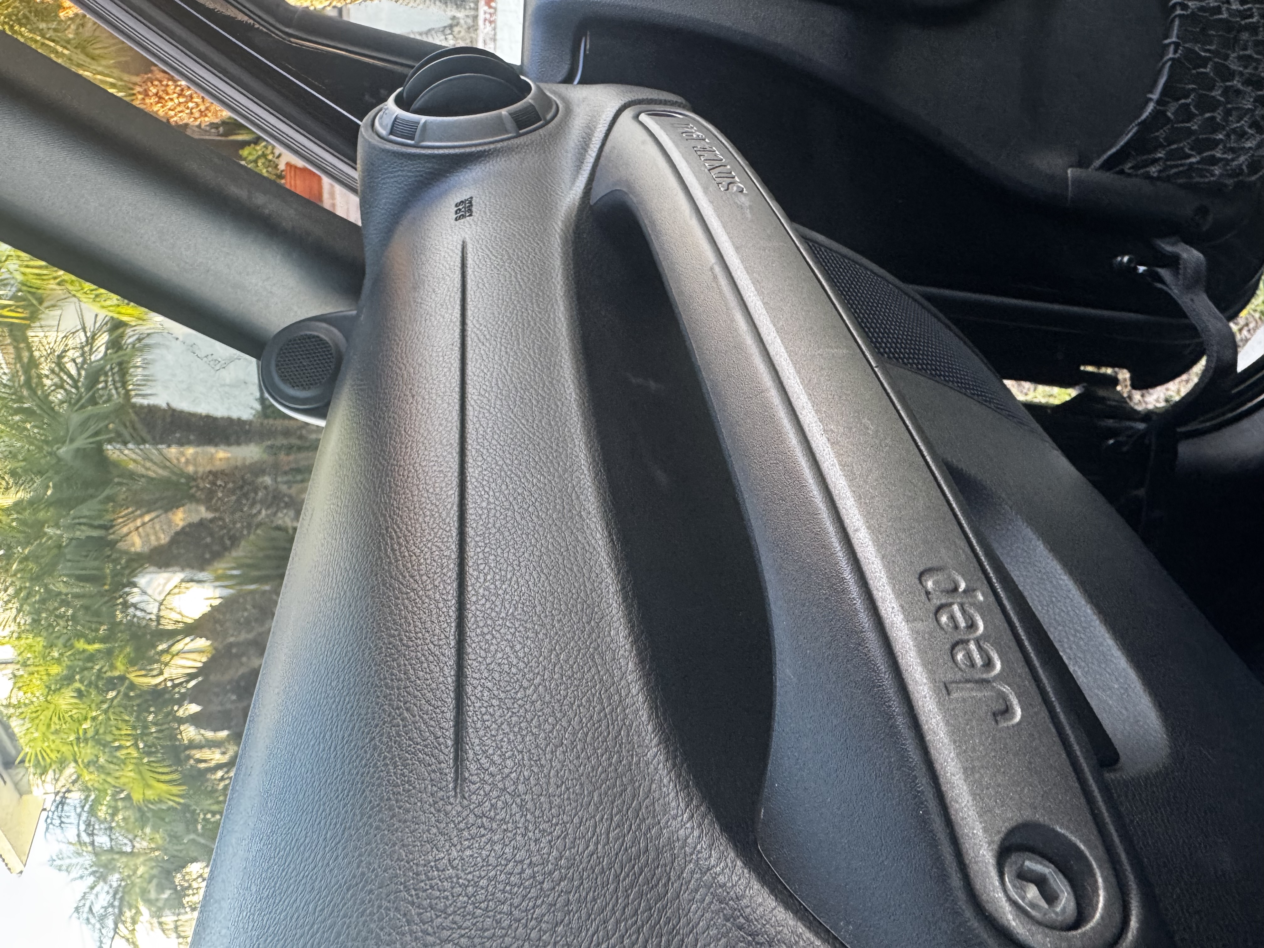 Used 2013 Jeep Wrangler Sport w/ Connectivity Group AWD/4WD image 13