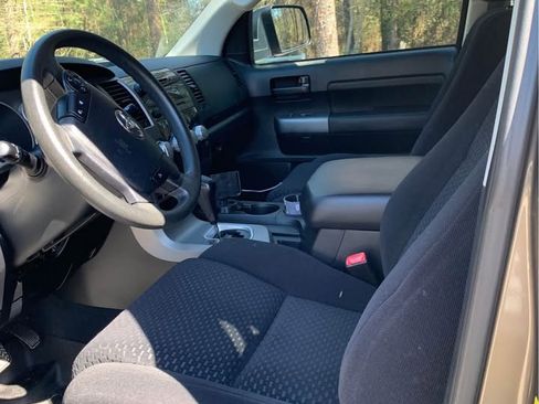 Used 2010 Toyota Tundra 4x4 Double Cab image 8