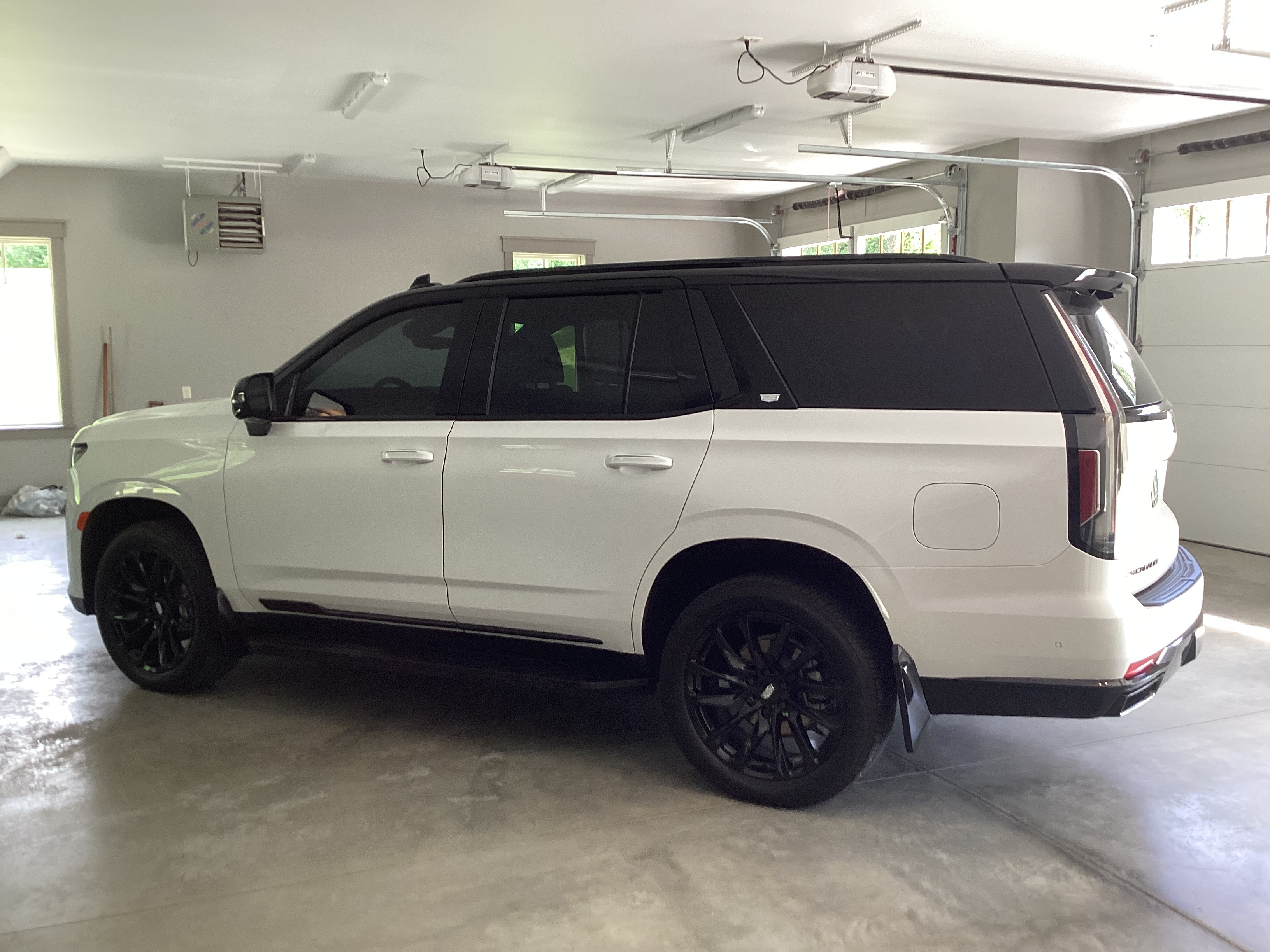 Used 2024 Cadillac Escalade Sport w/ LPO, ONYX Package AWD/4WD image 4