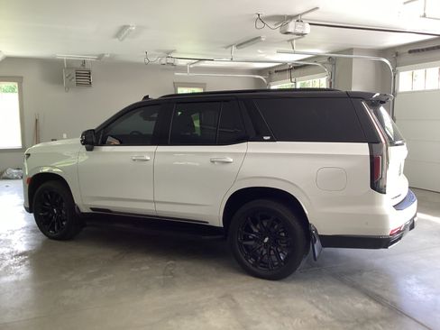 Used 2024 Cadillac Escalade Sport w/ LPO, ONYX Package AWD/4WD image 4