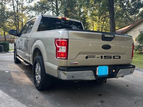 Used 2018 Ford F150 XLT w/ Equipment Group 302A Luxury image 9