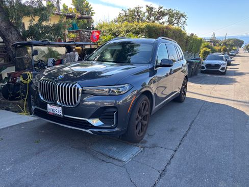 Used 2021 BMW X7 xDrive40i w/ Premium Package image 1