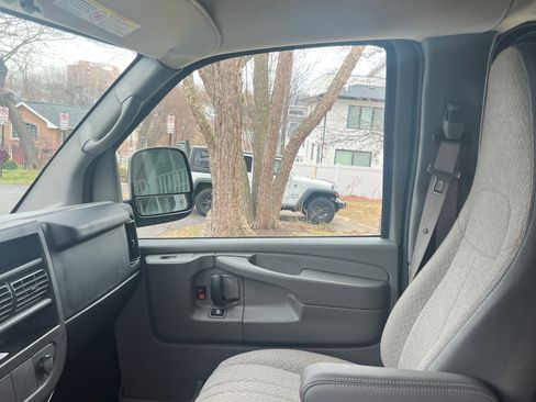 Used 2013 Chevrolet Express 2500 w/ Power Package image 14