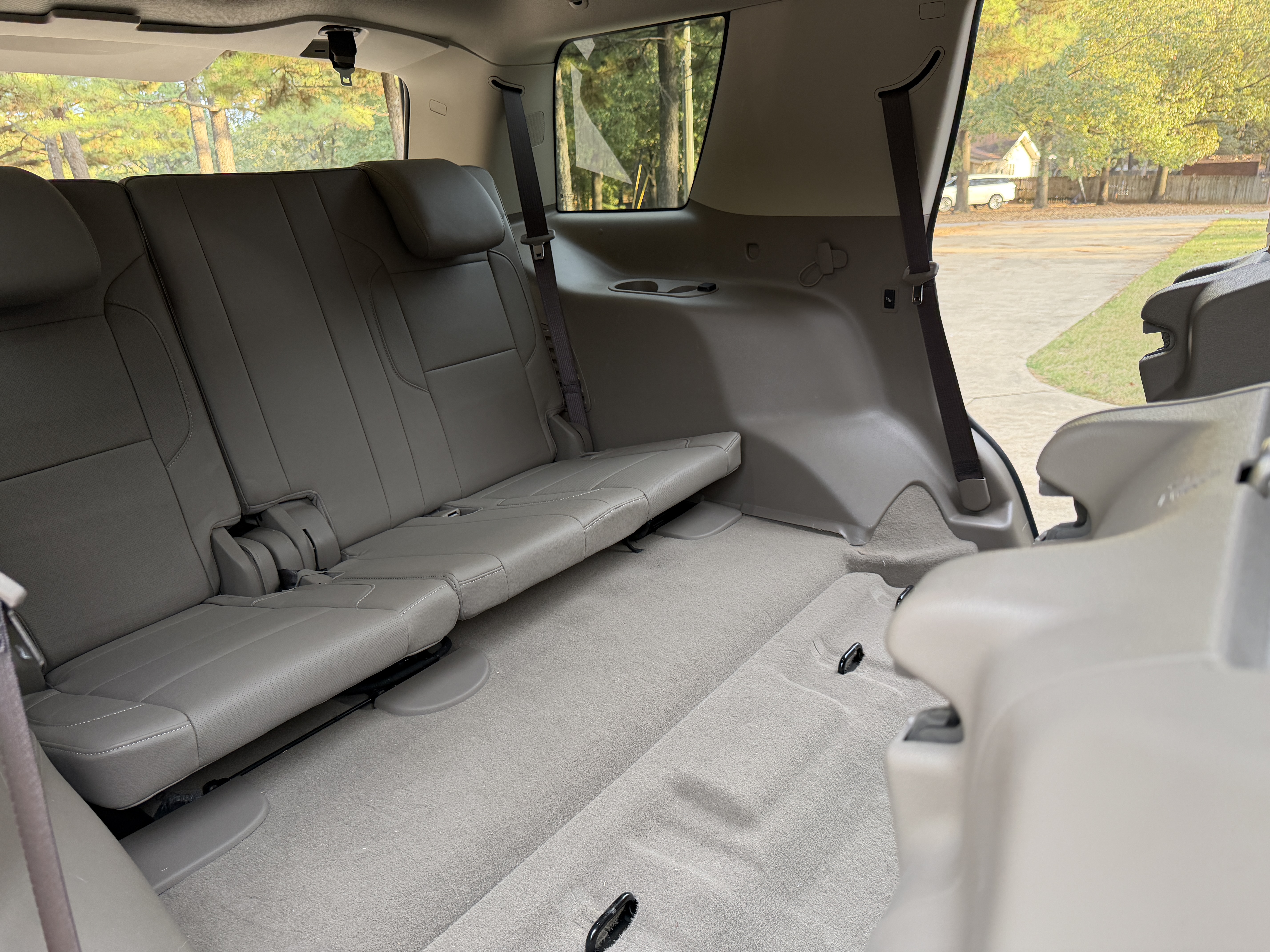 Used 2020 GMC Yukon SLT w/ Premium Edition RWD image 25