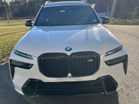 Used 2024 BMW X7 M60i w/ Executive Package image 2