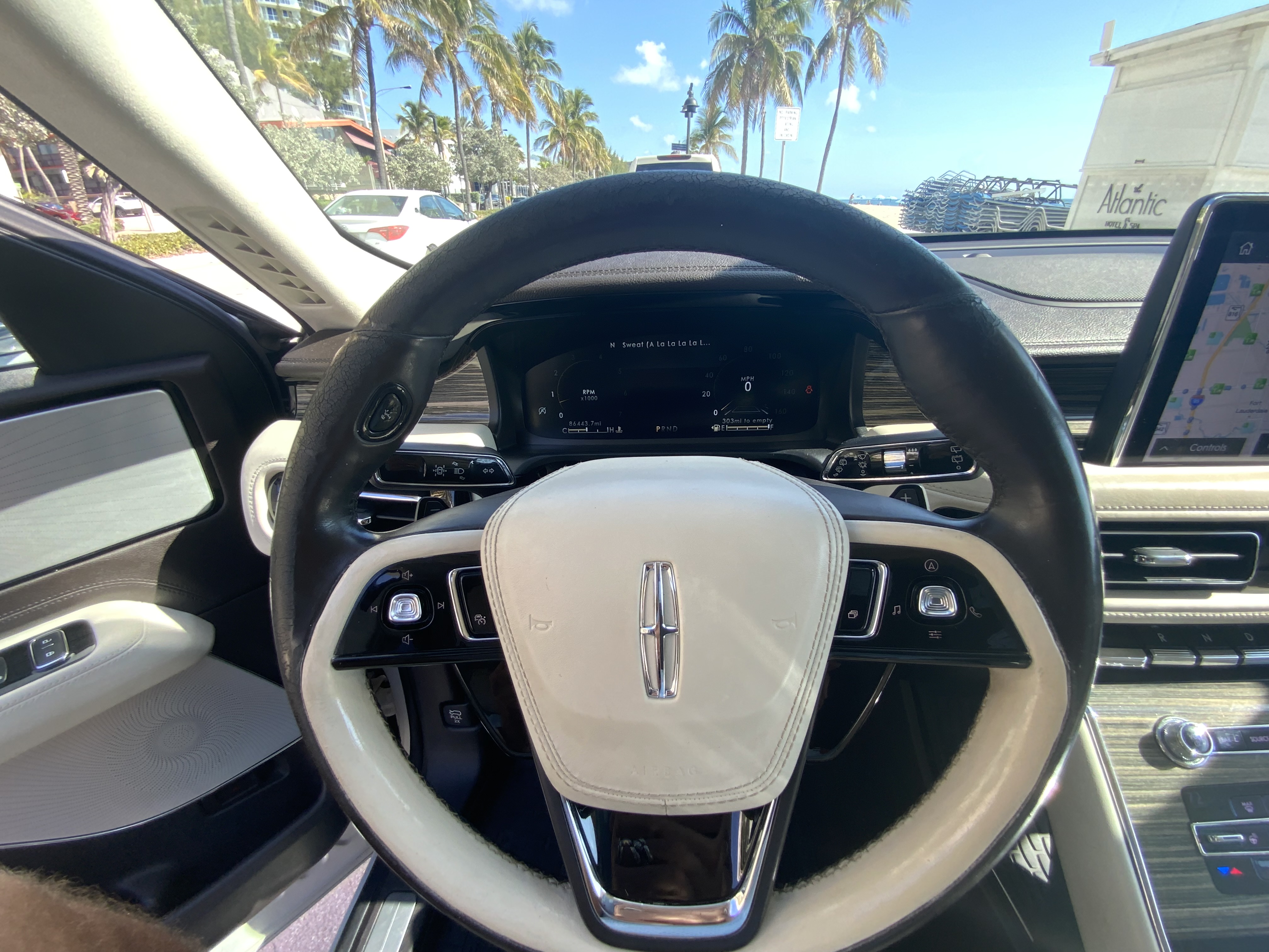 Used 2020 Lincoln Aviator Black Label w/ Class IV Trailer Tow Package AWD/4WD image 16