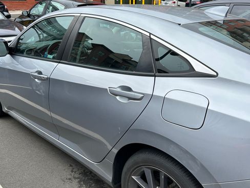 Used 2021 Honda Civic EX image 4