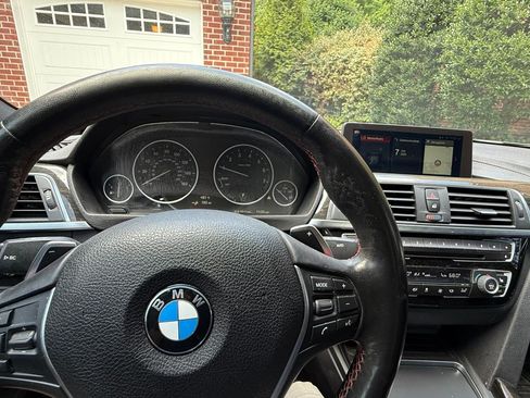 Used 2018 BMW 330e RWD image 9