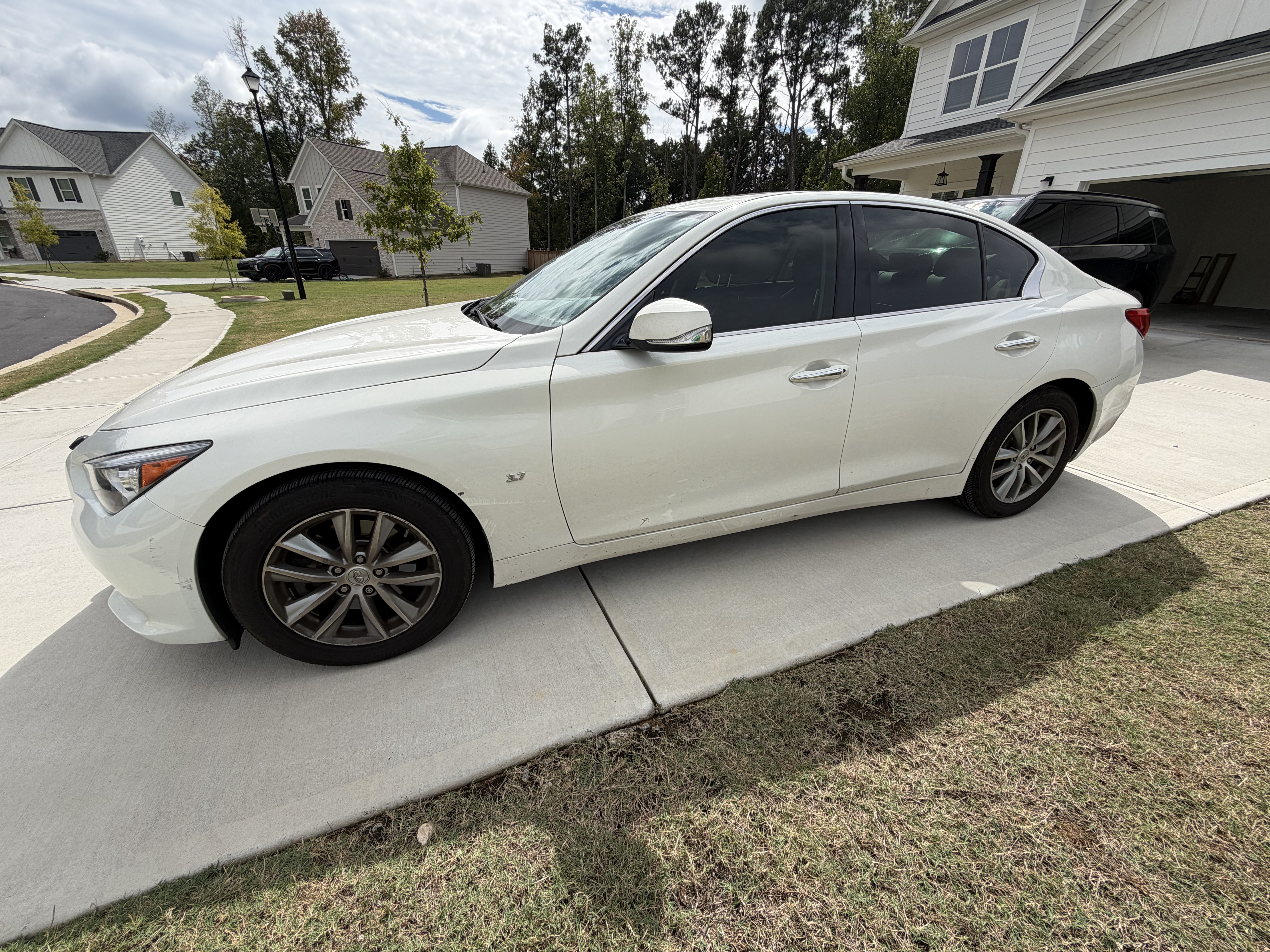 Used 2014 INFINITI Q50 Premium w/ Navigation Package AWD/4WD image 1