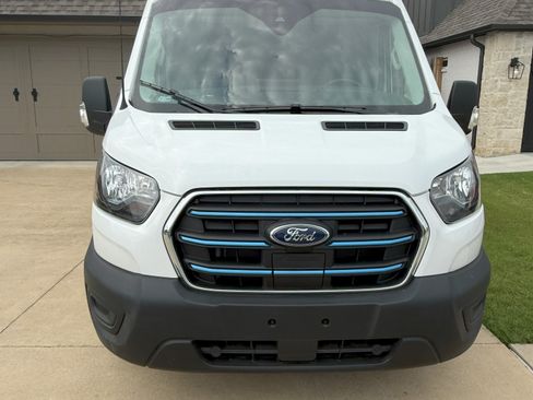 Used 2022 Ford E-Transit 148 High Roof Extended image 6
