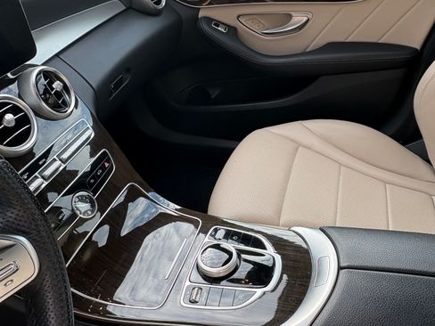 Used 2019 Mercedes-Benz C 300 4MATIC Sedan image 8