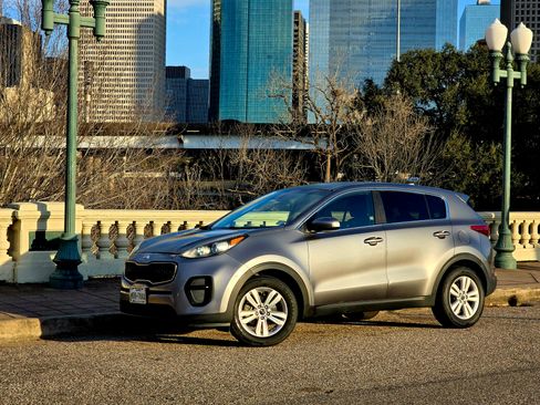 Used 2018 Kia Sportage LX image 1