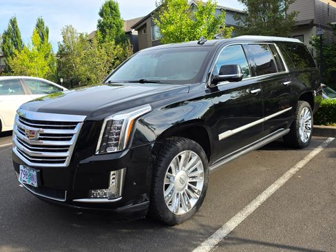 Used 2018 Cadillac Escalade ESV Platinum AWD/4WD image 1