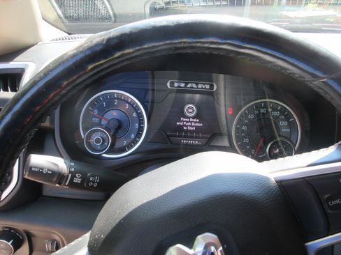 Used 2020 RAM 1500 Big Horn AWD/4WD image 9