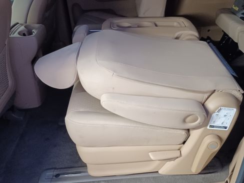 Used 2016 Kia Sedona LX w/ Option Group 020 image 28