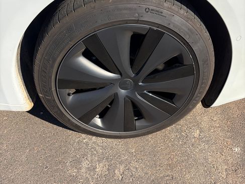 Used 2022 Tesla Model S Standard Range image 5