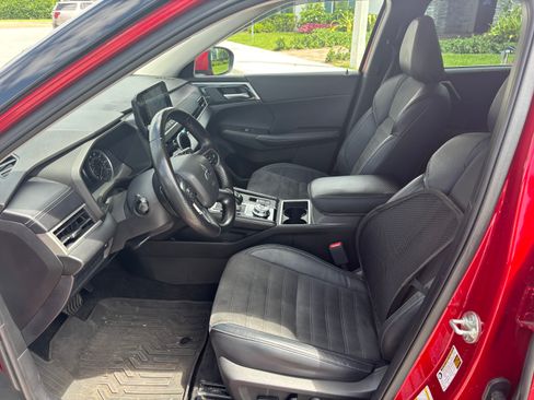 Used 2023 Mitsubishi Outlander SE AWD/4WD image 13