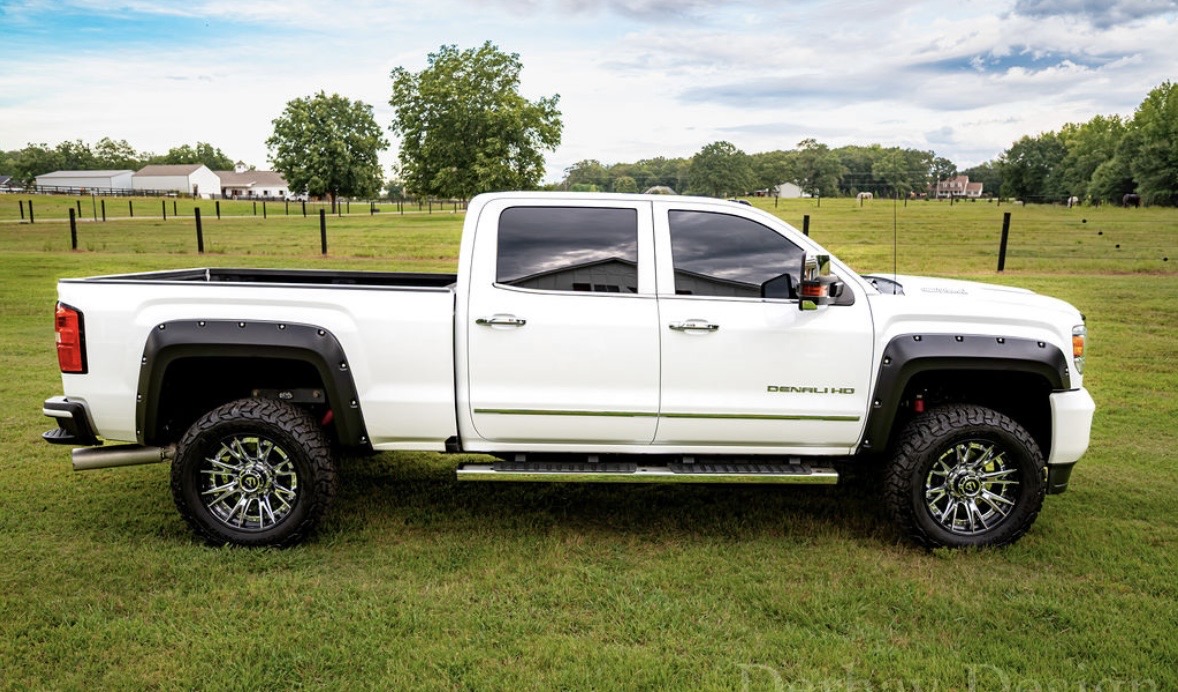 Used 2017 GMC Sierra 3500 Denali w/ Duramax Plus Package AWD/4WD image 2