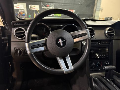 Used 2006 Ford Mustang GT Premium image 5