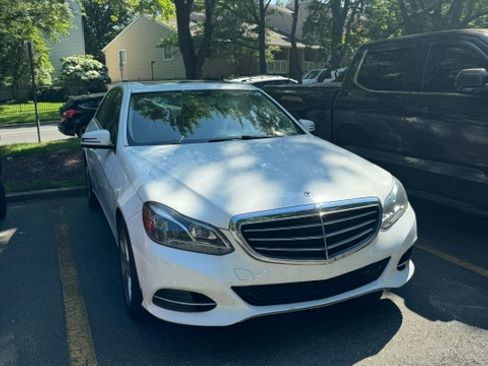 Used 2015 Mercedes-Benz E 350 4MATIC Sedan image 2