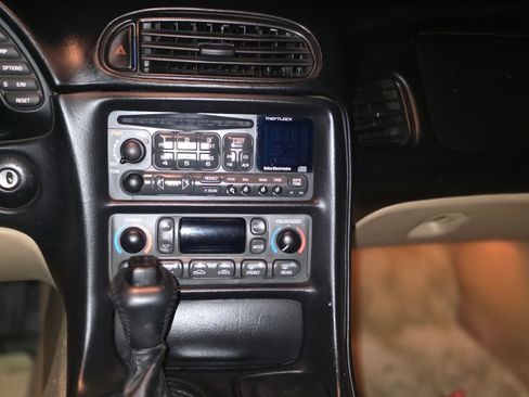 Used 2000 Chevrolet Corvette Coupe w/ Memory Pkg image 14