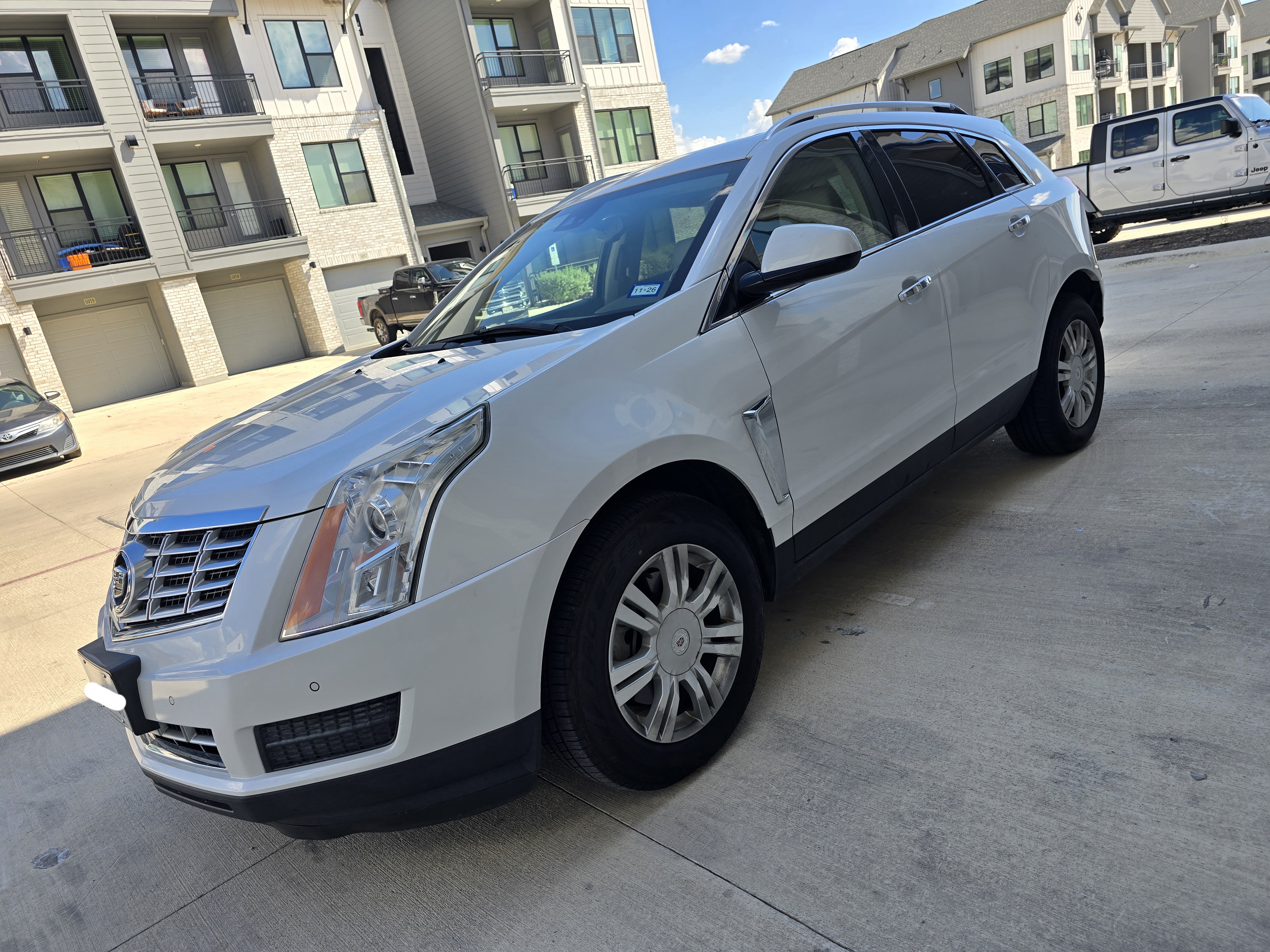 Used 2015 Cadillac SRX Luxury w/ Driver Awareness Package FWD image 1