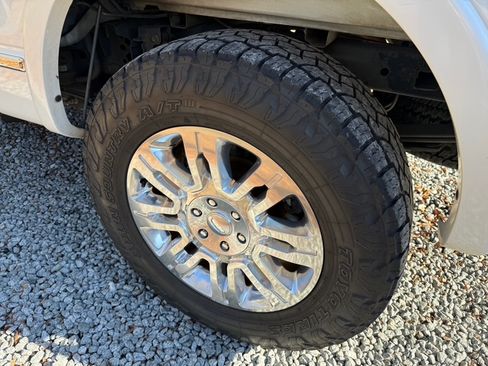 Used 2010 Ford F150 Platinum image 22