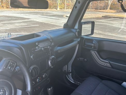 Used 2012 Jeep Wrangler Unlimited Sport image 10