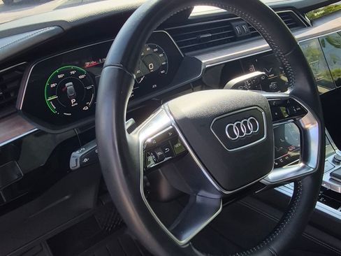 Used 2019 Audi e-tron Prestige image 13