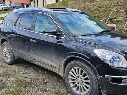 Used 2010 Buick Enclave CXL image 4