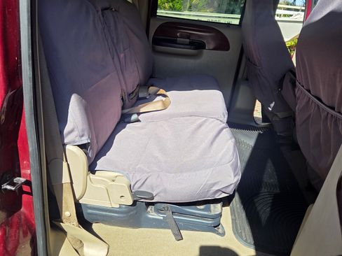 Used 2005 Ford F350 Lariat image 18