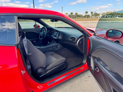 Used 2020 Dodge Challenger SXT w/ Blacktop Package image 21