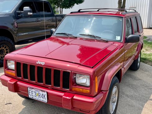 Used 1998 Jeep Cherokee 4WD 4-Door image 6