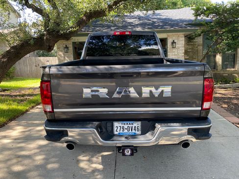 Used 2017 RAM 1500 Tradesman w/ Chrome Appearance Group AWD/4WD image 5