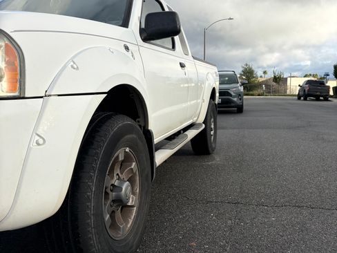 Used 2004 Nissan Frontier XE Desert Runner w/ (VTP) Value Truck Pkg image 6