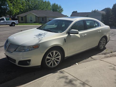 Used 2012 Lincoln MKS AWD image 1