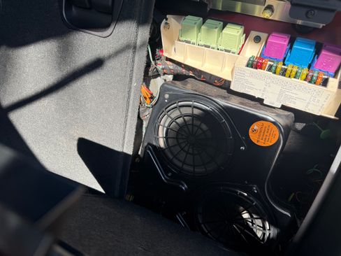 Used 2006 BMW X5 4.8is image 13