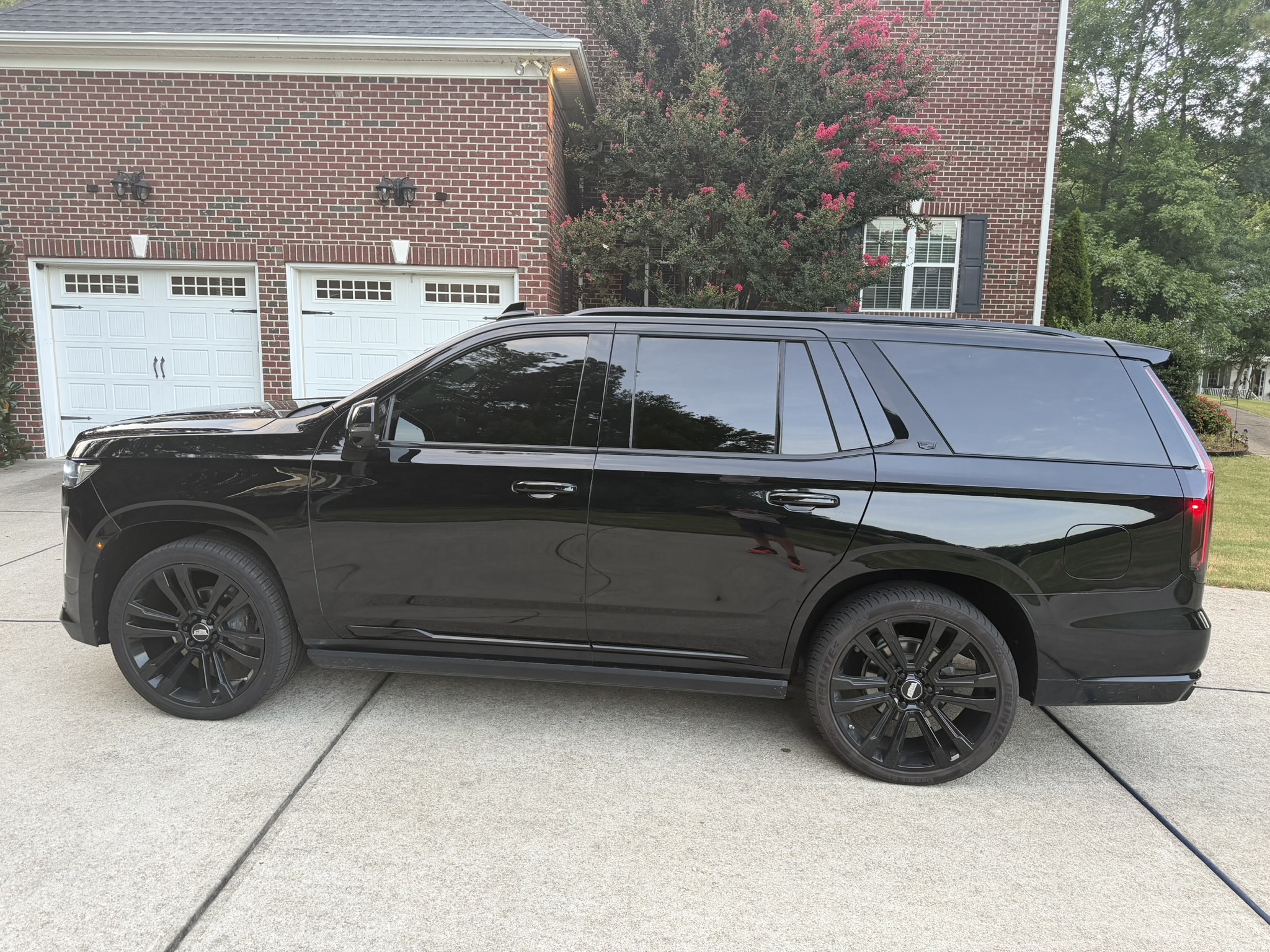 Used 2021 Cadillac Escalade Sport Platinum RWD image 9