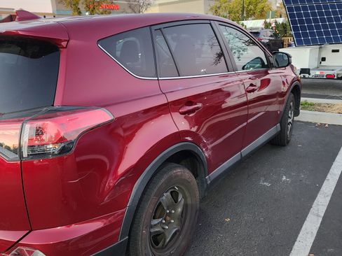 Used 2018 Toyota RAV4 LE w/ All Weather Liner Package image 8