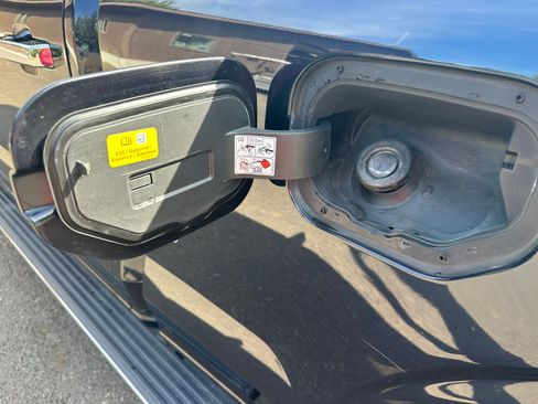 Used 2021 Ford F150 Lariat w/ Equipment Group 502A High AWD/4WD image 31