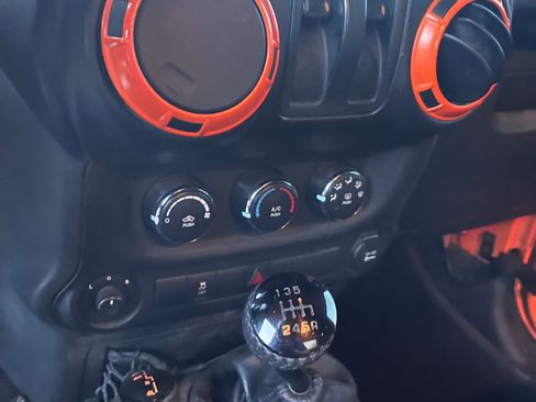 Used 2012 Jeep Wrangler Sport AWD/4WD image 11