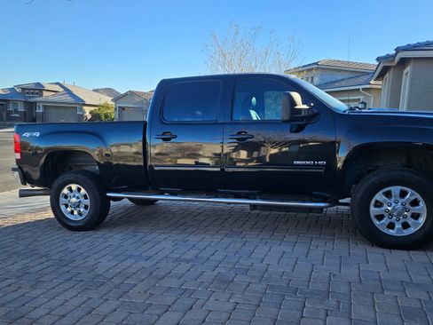 Used 2012 GMC Sierra 2500 SLT w/ SLT Convenience Package image 4