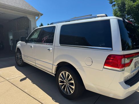 Used 2016 Lincoln Navigator L Select AWD/4WD image 6